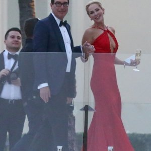 Steven Mnuchin i Louise Linton