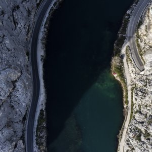 Omiš: Pogled iz zraka na početak gradnje najkompleksnijeg i najspektakularnijeg mosta u Hrvatskoj