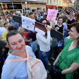 Severina na prosvjedu 'Dosta!' u znak solidarnosti za prekid trudnoće