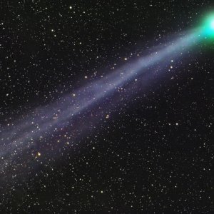 Komet koji izbacuje - alkohol