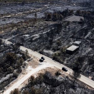 Opožareno područje Rasline i Zatona kod Šibenika snimljeno iz zraka