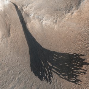 Sjenoviti prašnati krakovi Marsa (HiRISE)