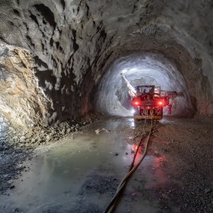 Probijanje tunela Debeli brijeg na Pelješcu