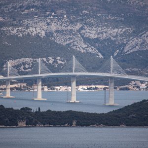 Pogled na Pelješki most u siječnju 2022.