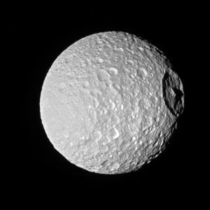 Mimas - pola mjesec, pola zvijezda smrti