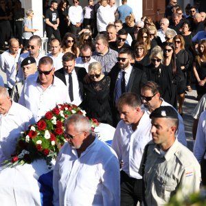 Posljednji ispraćaj Milana Livaje, preminulog oca nogometaša Hajduka Marka Livaje