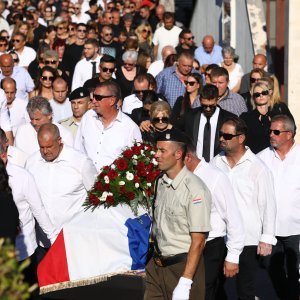 Posljednji ispraćaj Milana Livaje, preminulog oca nogometaša Hajduka Marka Livaje