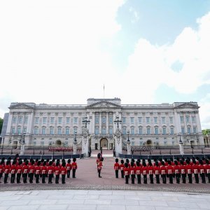 Procesija iz Buckinghamske palače prema Wesminsterskoj palači