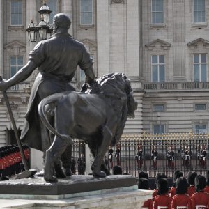 Procesija iz Buckinghamske palače prema Wesminsterskoj palači