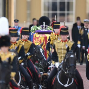 Procesija iz Buckinghamske palače prema Wesminsterskoj palači