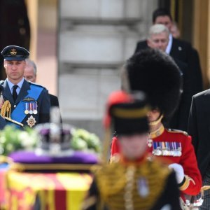 Procesija iz Buckinghamske palače prema Wesminsterskoj palači