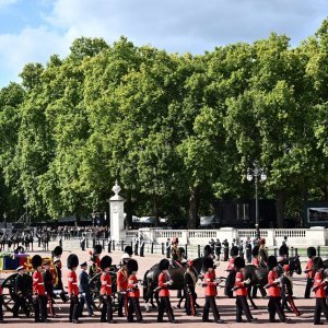 Procesija iz Buckinghamske palače prema Wesminsterskoj palači