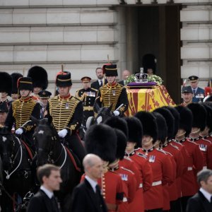 Procesija iz Buckinghamske palače prema Wesminsterskoj palači