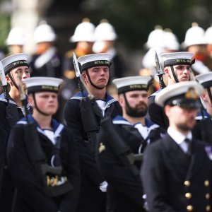 Procesija iz Buckinghamske palače prema Wesminsterskoj palači