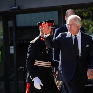 Princ William i kralj Charles III