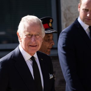 Princ William i kralj Charles III