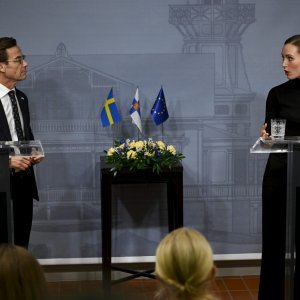 Švedski premijer Ulf Kristersson i finska premijerka Sanna Marin