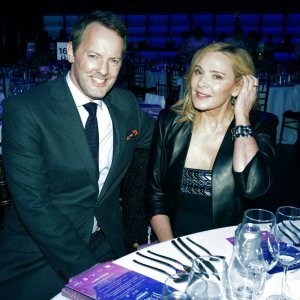 Kim Cattrall i Russell Thomas