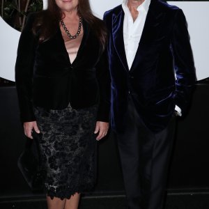 Pierce Brosnan i Keely Shaye Smith