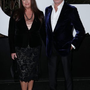 Pierce Brosnan i Keely Shaye Smith