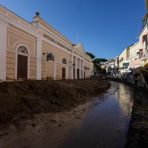 Spasilačke akcije se nastavljaju na otoku Ischiji