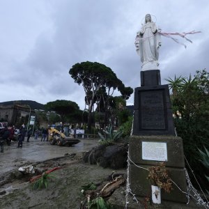 Spasilačke akcije se nastavljaju na otoku Ischiji