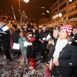 Navijači na trgovima