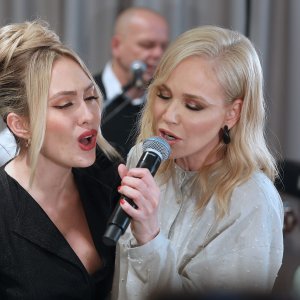 Albina, Jelena Rozga