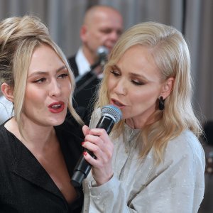Albina, Jelena Rozga