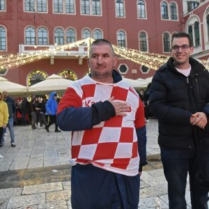 Navijači na trgovima