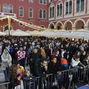 Navijači na trgovima