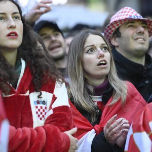 Navijači na trgovima