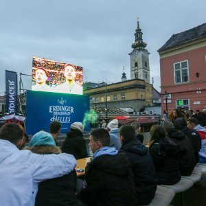 Navijači na trgovima