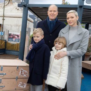 Princ Albert II i princeza Charlene s djecom