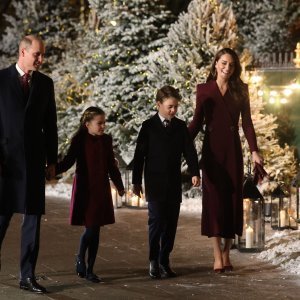 Kate Middleton i princ William s princezom Charlotte i princom Georgeom