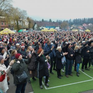 Tradicionalni podnevni ispraćaj stare i doček nove godine u Fužinama (2)