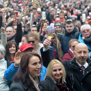 Tradicionalni podnevni ispraćaj stare i doček nove godine u Fužinama (2)