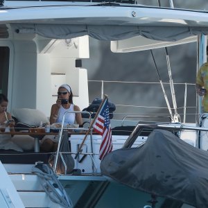 Selena Gomez s Beckhamovima na jahti