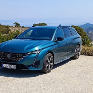 Peugeot 308 SW Hybrid 225 e-EAT8 GT