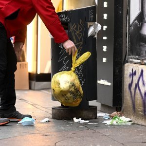 Zagreb zatrpan smećem zbog štrajka radnika Čistoće