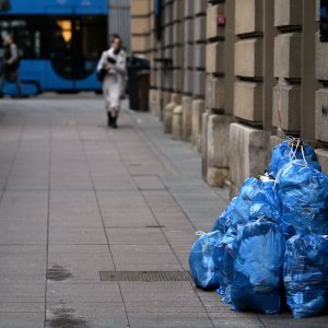 Zagreb zatrpan smećem zbog štrajka radnika Čistoće