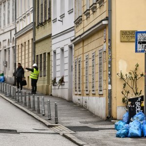 Zagreb zatrpan smećem zbog štrajka radnika Čistoće