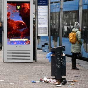 Zagreb zatrpan smećem zbog štrajka radnika Čistoće