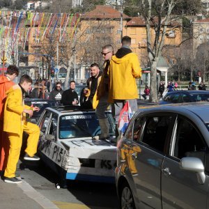 Maškarana manifestacija na riječkim ulicama