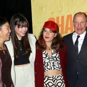 Woody Harrelson sa suprugom Laurom Louie i kćerima