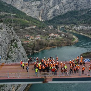 Fotografije iz zraka sa svečanosti spajanja mosta preko Cetine