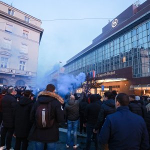 BBB-ovci ispred hotela Sheraton