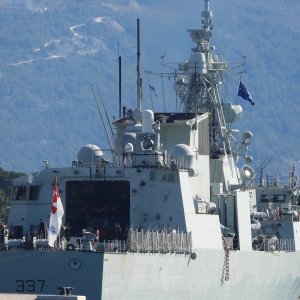 Brod kanadske mornarice HMCS Fredericton u Splitu