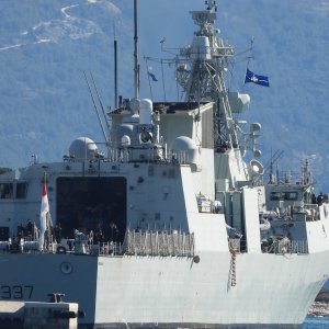 Brod kanadske mornarice HMCS Fredericton u Splitu