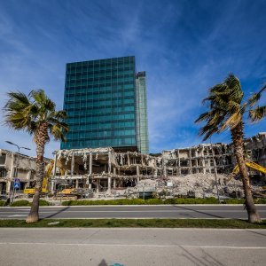 Nastavljeno je rušenje hotela Marjan